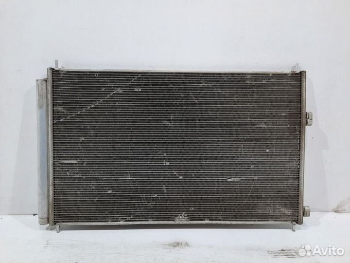 Радиатор кондиционера передний правый Toyota Rav4