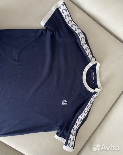 Футболка fred perry с лампасами