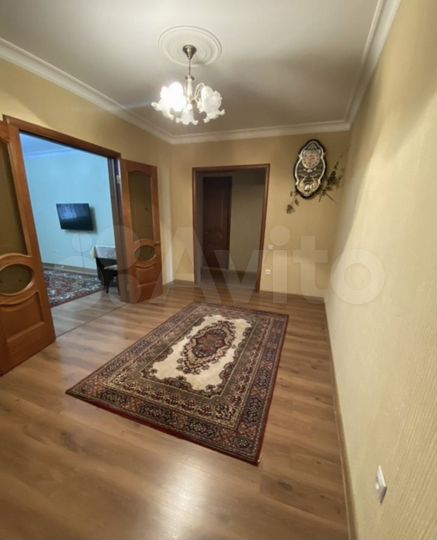 2-к. квартира, 85 м², 2/9 эт.