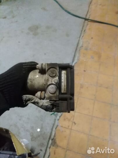 Блок ABS Nissan Primera p12