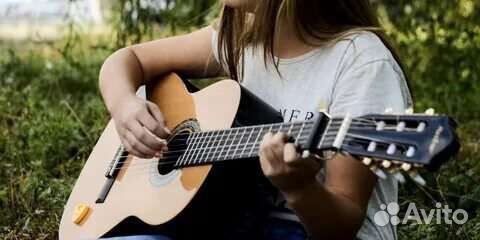 Уроки на гитаре, танец живота, рукоделие