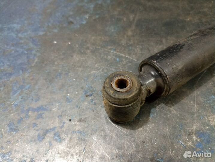 Амортизатор задний Chrysler Crossfire