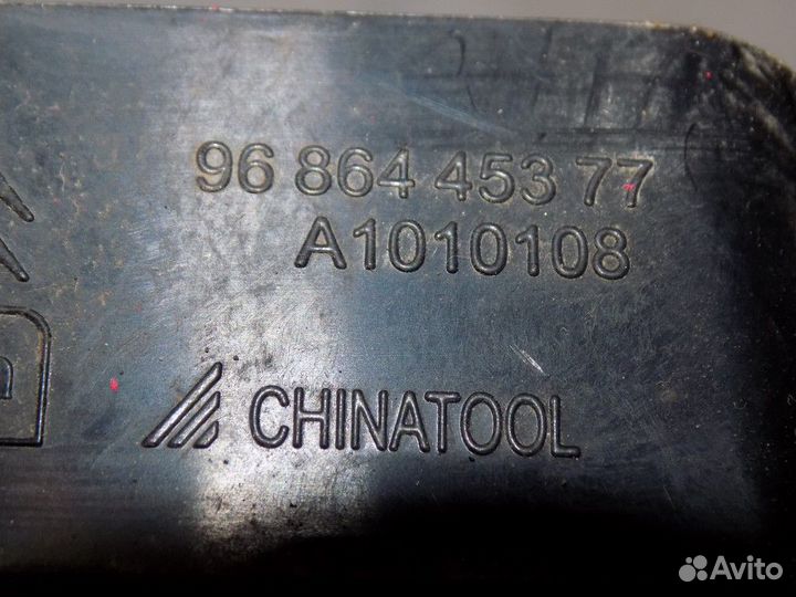 Дефлектор воздушный 508 2010