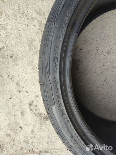 Dunlop SP Sport Maxx 050+ 285/35 R21 и 325/30 R21 109Y