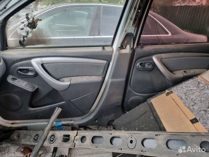 Renault duster 2014 год в разбор