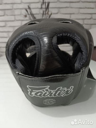 Боксерский шлем fairtex