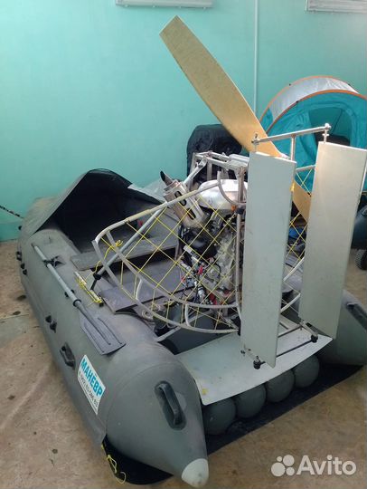 Аэролодка манёвр