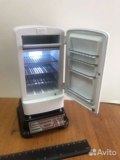 Сувенирный макет ретро-холодильника,Мир