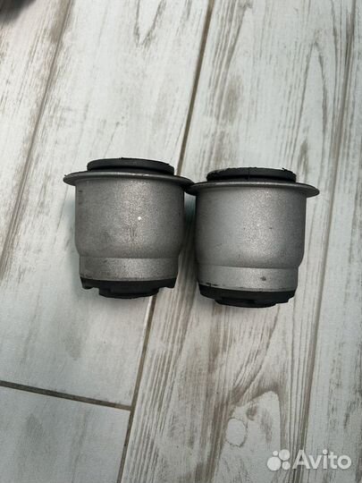 Сайлентблоки переднего подрамника Nissan Murano