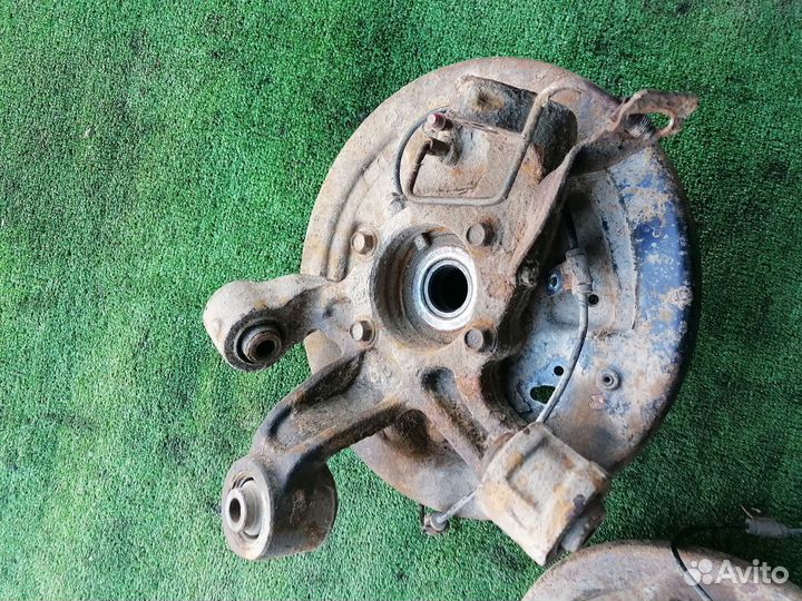 Задняя цапфа правая на Suzuki Grand Vitara 05-15