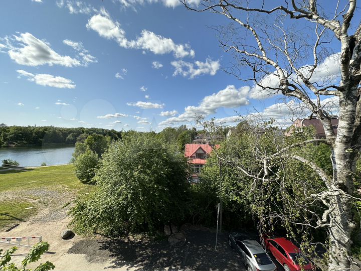 2-к. квартира, 77 м², 3/3 эт.