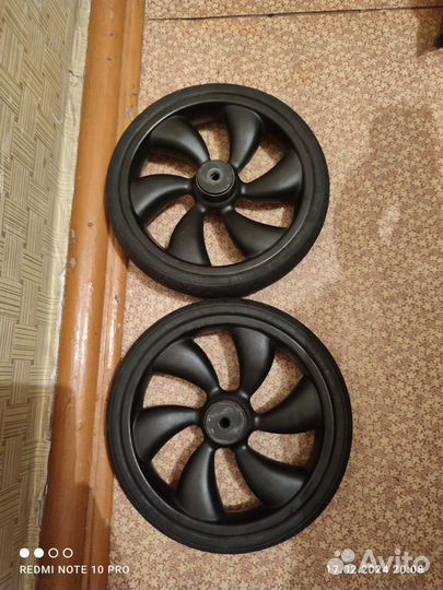 Колеса не надувные 10 дюймов