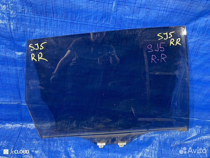 Стекло двери на subaru forester SJ5 FB20
