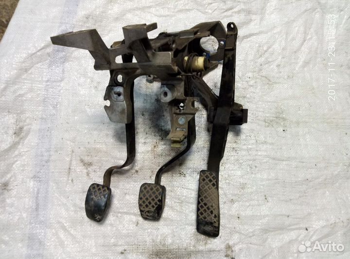 Блок педалей Ауди 80 В3