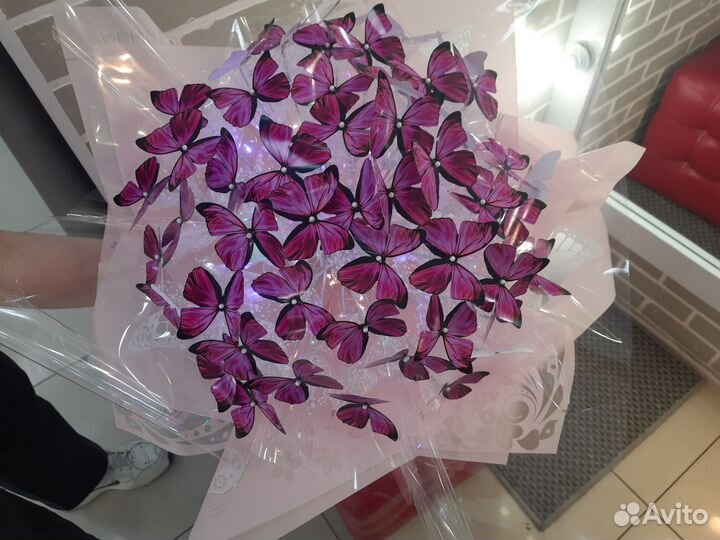 Букет из бабочек со светодиодной лентой