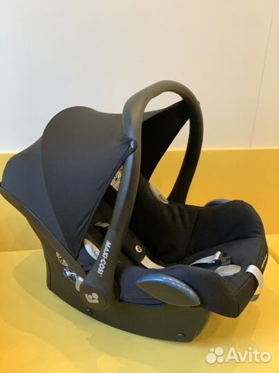 Автокресло Maxi-Cosi CabrioFix Essential Black