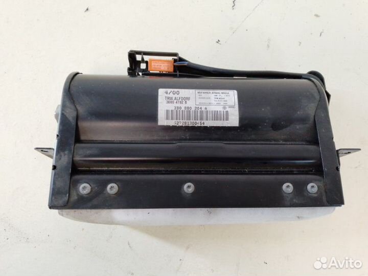 Подушка безопасности пассажирская (в торпедо)