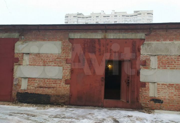 Гараж, > 30 м²