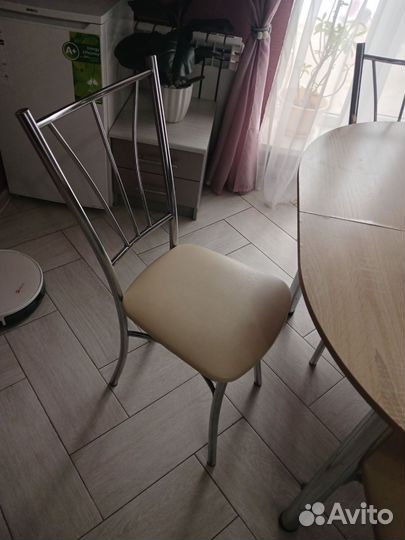 Кухонный стол со стульями комплект