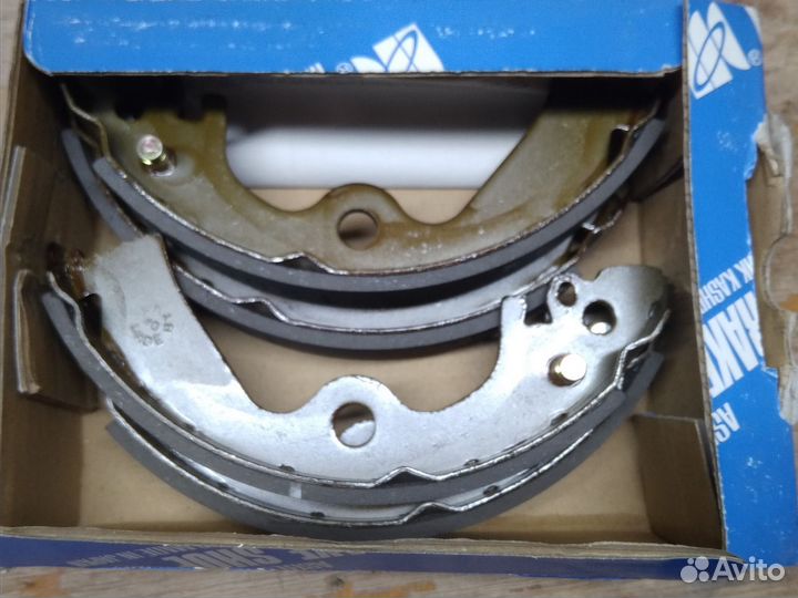 Колодки тормозные задние Ниссан Куб AZ10