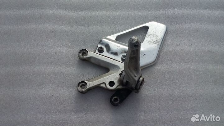 Aprilia RSV 1000 R левый водительский кронштейн