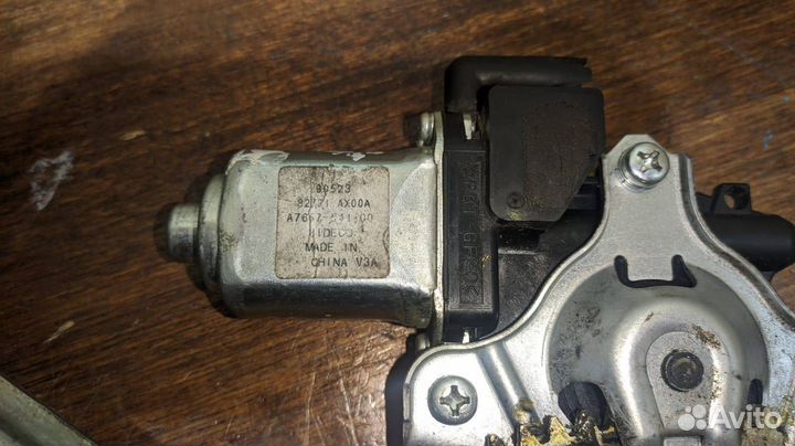 Стеклоподъемник задний левой двери Nissan Micra 3