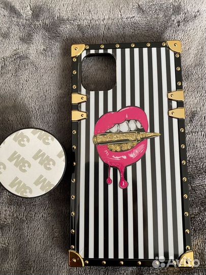 Стильный чехол для iPhone 11