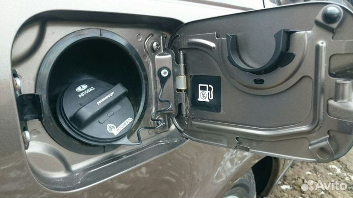 Кронштейн для лючка бензобака Приора