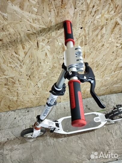 Самокат складной с дисковыми тормозами