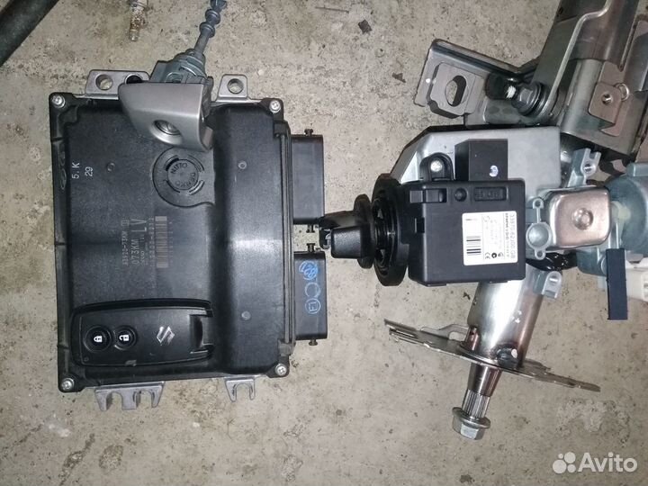 Suzuki Swift 3 блок управления ключ замок