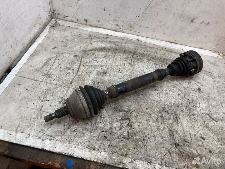 Привод передний левый Volkswagen Bora