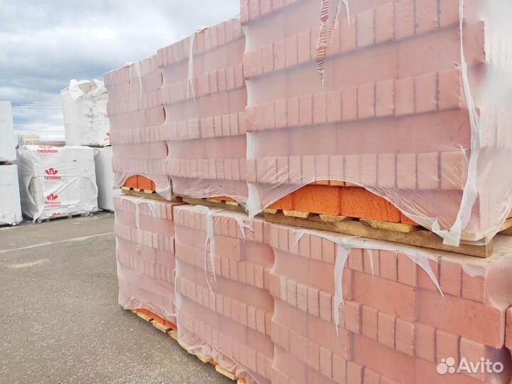 Красный кирпич