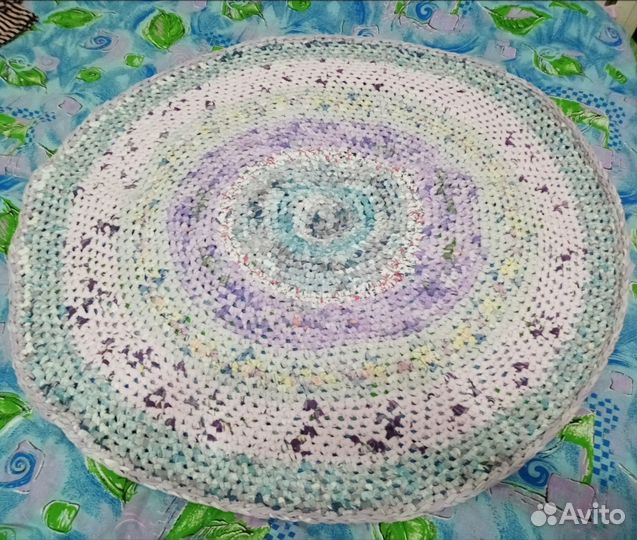Коврик вязаный