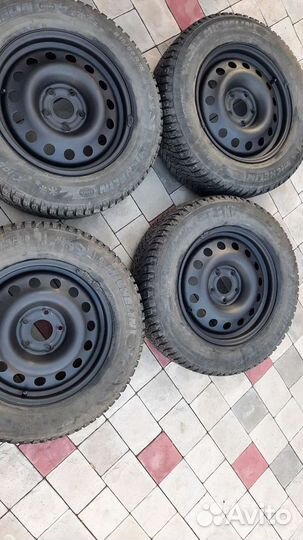 Michelin X-Ice 3 16 R16
