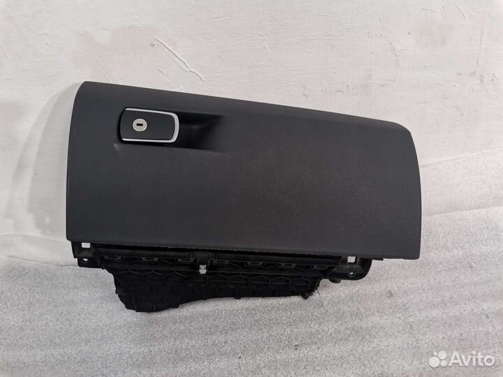 Бардачек BMW F30 (Идеальное состояние)