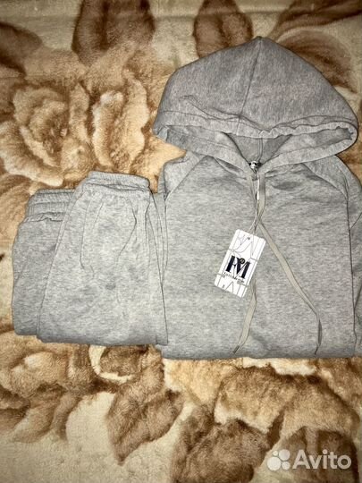 Спортивный костюм на флисе женский