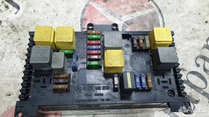 Блок предохранителей Mercedes-Benz W639