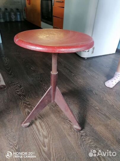 Стульчик для пианино винтовой