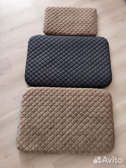 Лежаки/лежанки для собак средних и крупных пород