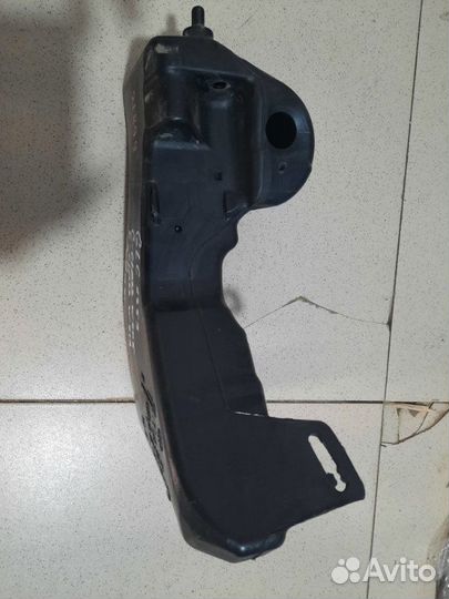 Бачок омывателя передний Mercedes-Benz E-Class