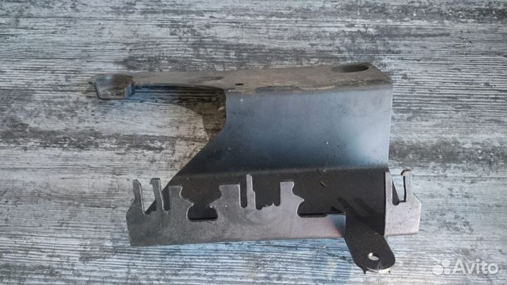 Крепеж кабеля Audi A8 D3