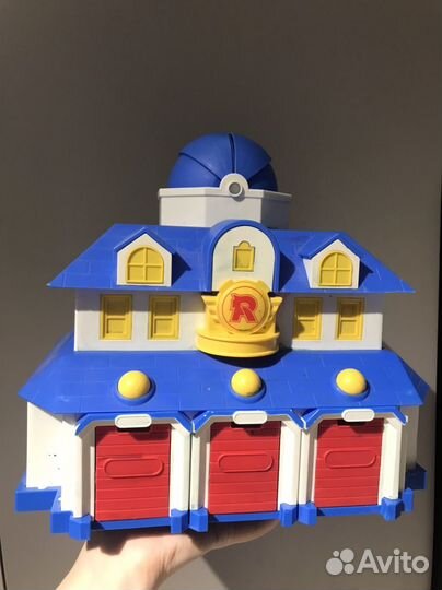 Штаб квартира поли робокар