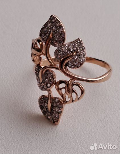 Кольцо золото 585 проба. Вставки Фианиты