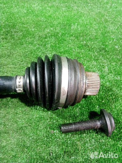 Привод передний Audi A4 B8 cdnc 2010