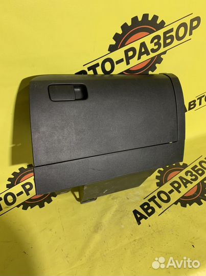 Бардачок VW polo 5