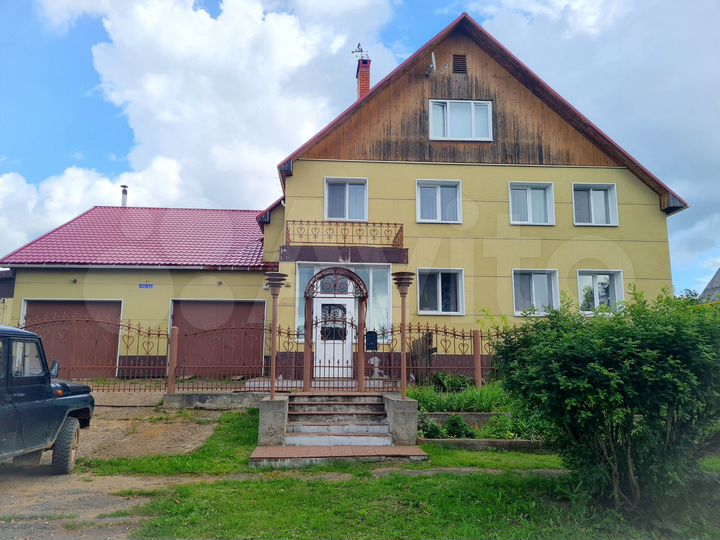 Дом 359,8 м² на участке 16 сот.