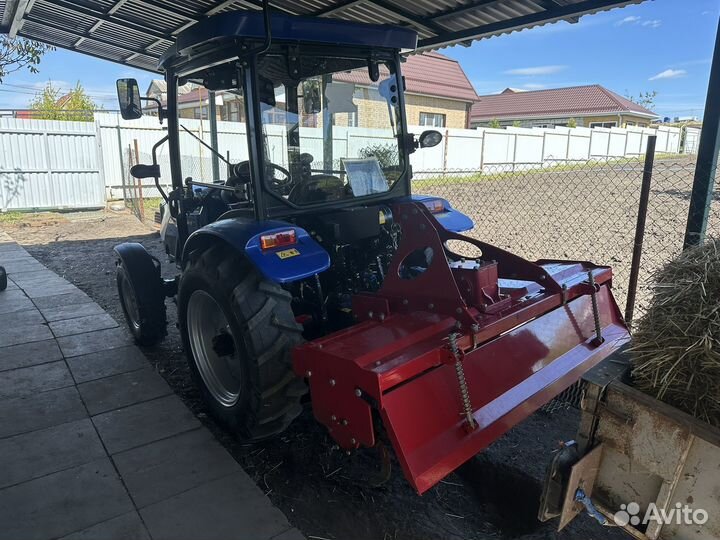 Вспашка земли трактором