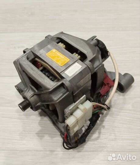 Двигататель стиральной машины