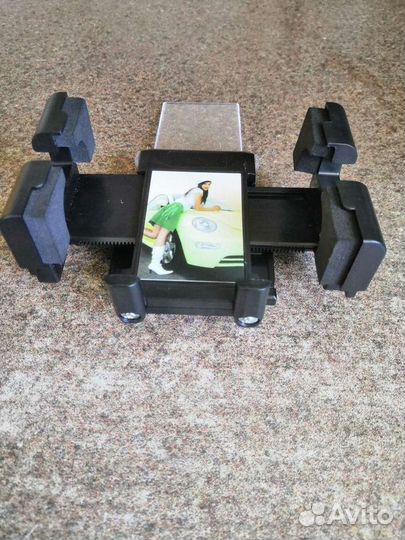 Автомобильный универсальный держатель