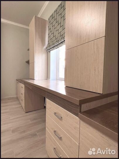 Рабочая зона у окна на заказ